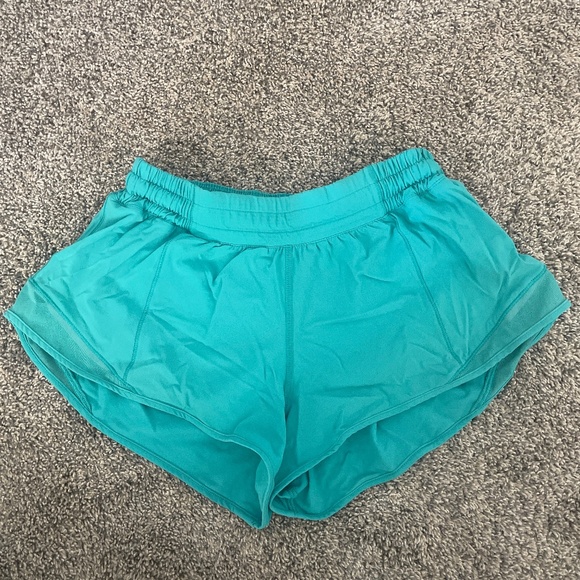 Lululemon Hotty Hot Shorts - Picture 1 of 2